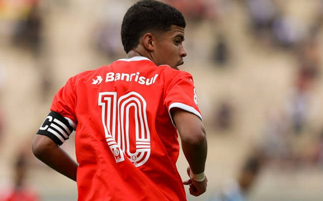 Time do Rio Grande do Sul anuncia contratação de meio-campista ex-Inter