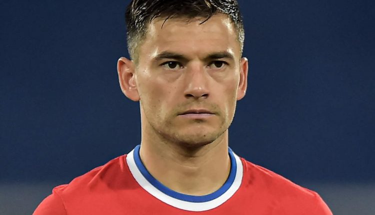 Áranguiz no Bayer (Divulgação)