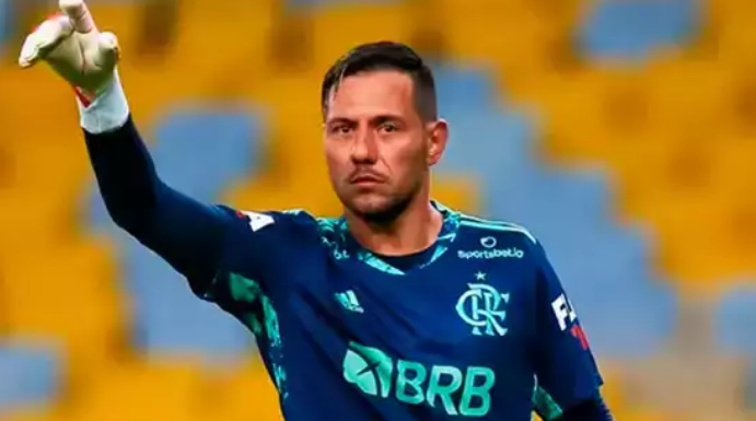 Empresário de Diego Alves, goleiro do Flamengo, desconversa sobre o Inter