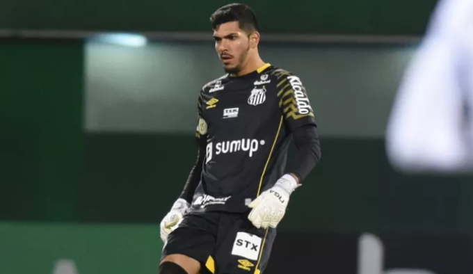 Goleiro sondado pelo Inter para 2023 falha no Brasileirão; confira