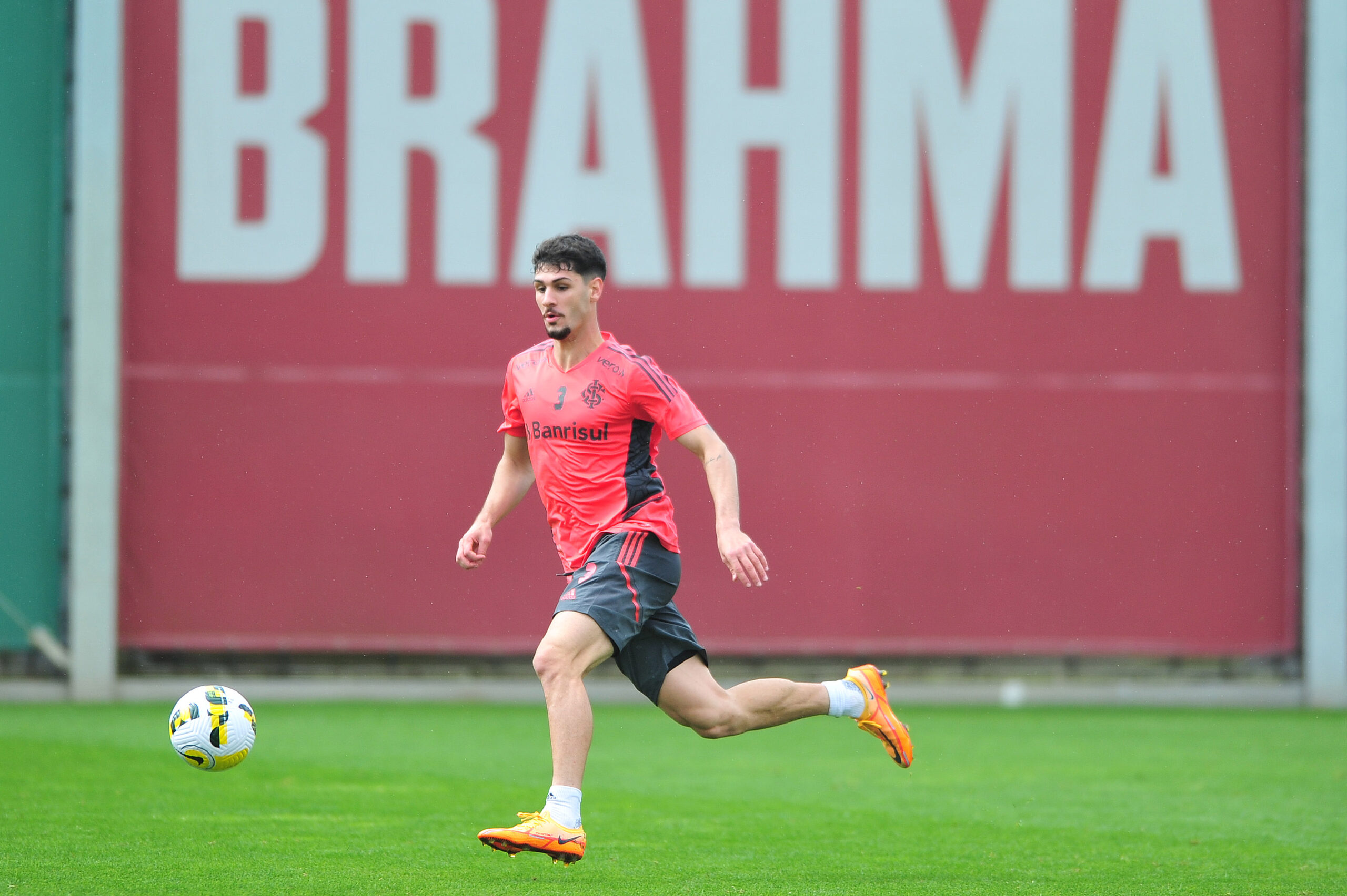 Imprensa italiana diz que Johnny está próximo de deixar o Inter