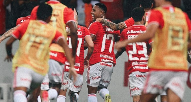São Paulo anuncia oficialmente ex-jogador do Inter