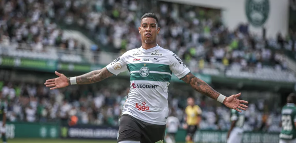 Atacante que esteve na mira do Inter dever ser adquirido em definitivo; entenda