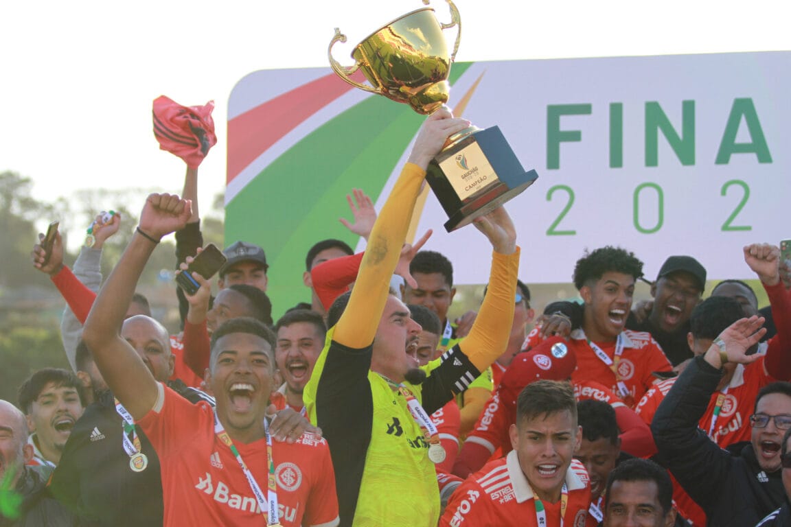 Inter supera o Grêmio e conquista o penatacampeonato Gaúcho sub-20