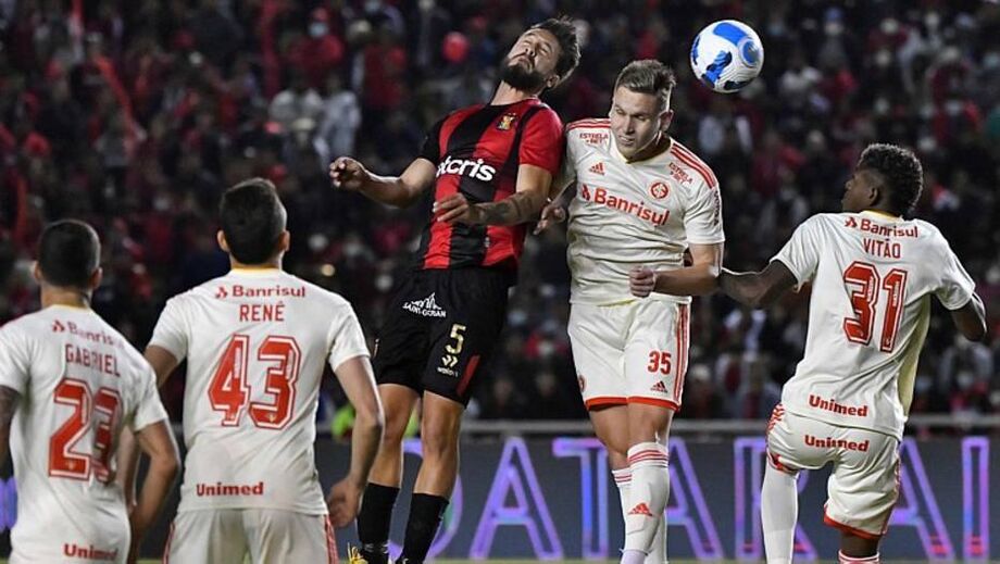 Atacante é multado pela Conmebol e ainda poderá desfalcar o Inter em 2023; entenda