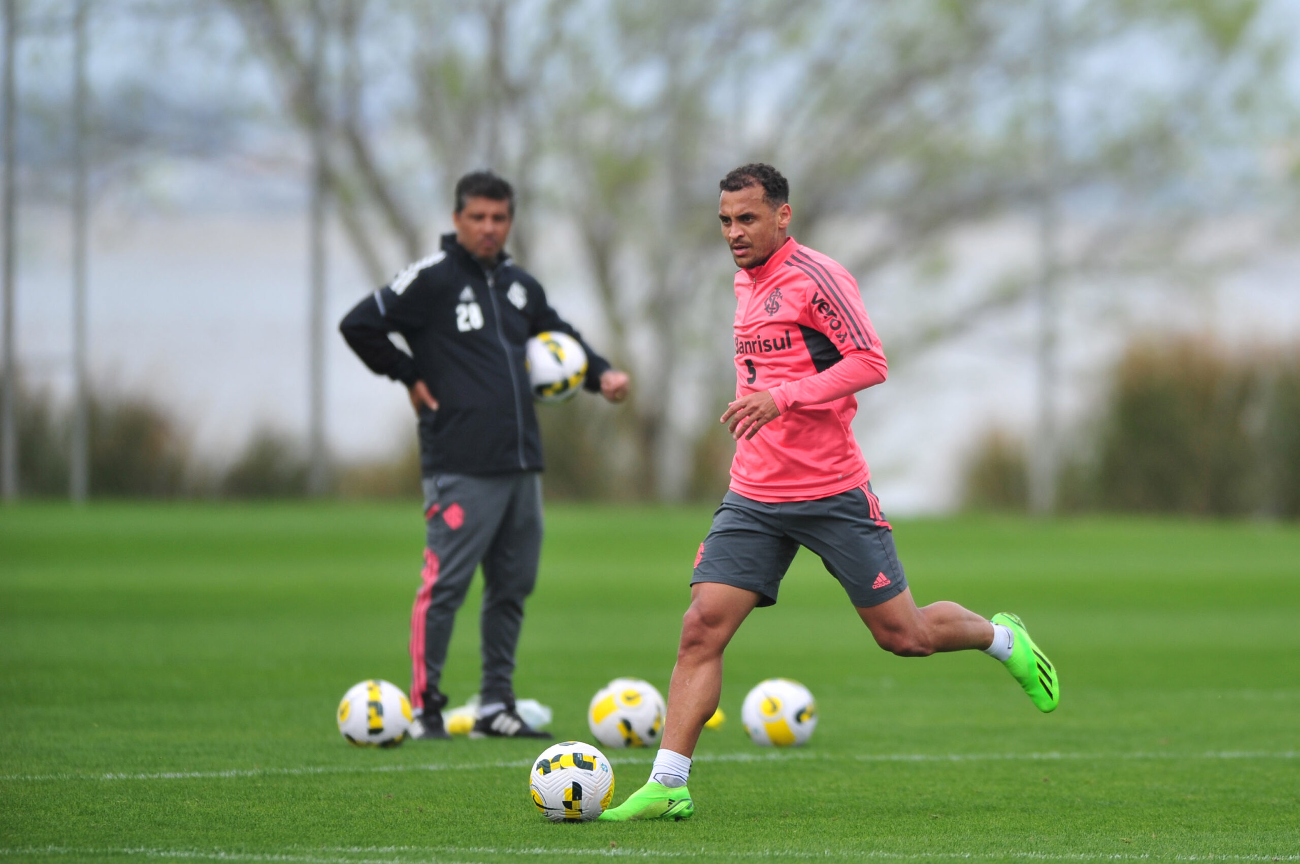 Inter tem onze jogadores pendurados para o jogo contra o Atlético-GO