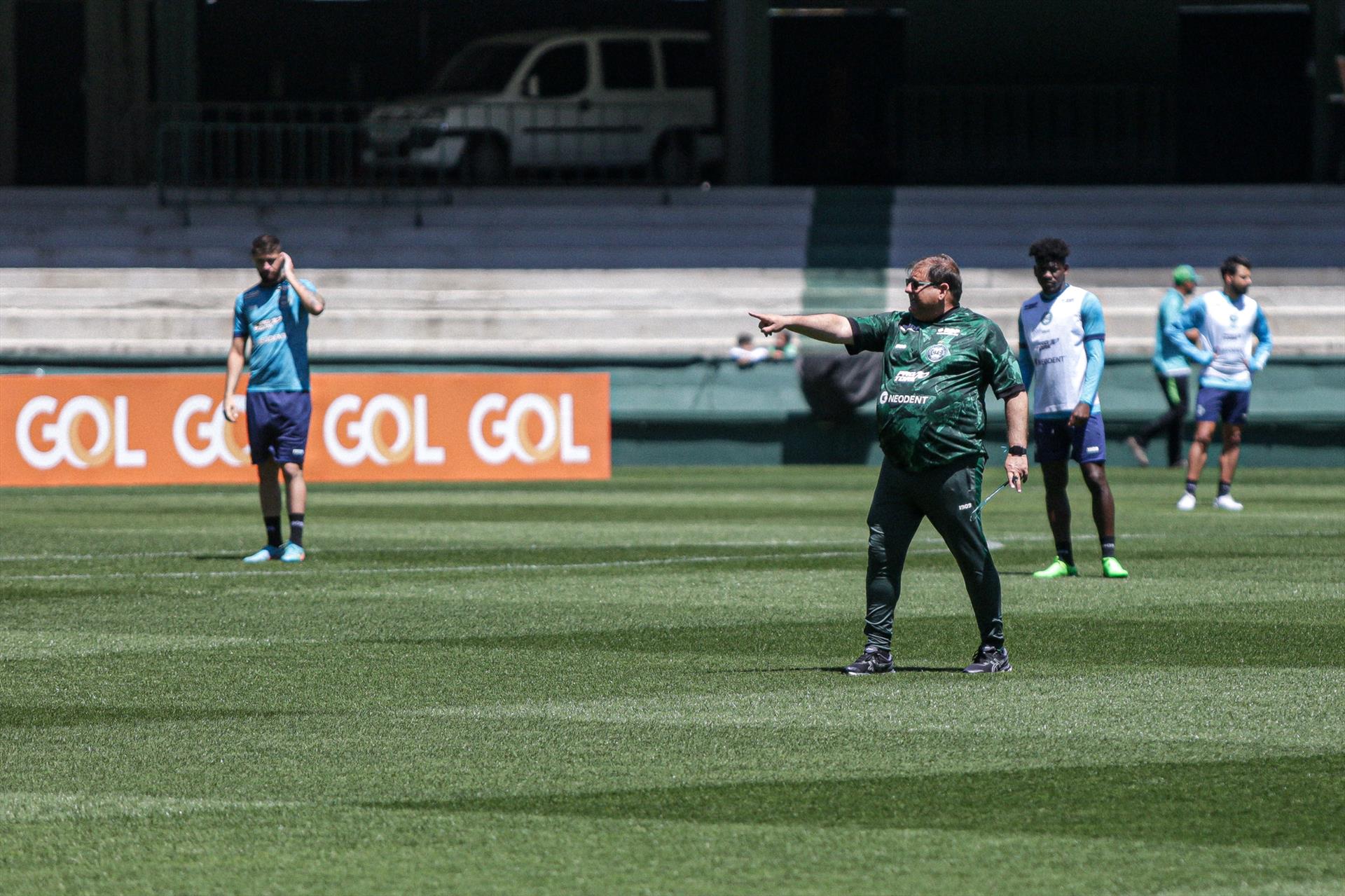 Coritiba tem alguns pendurados que podem ficar de fora do jogo contra o Inter