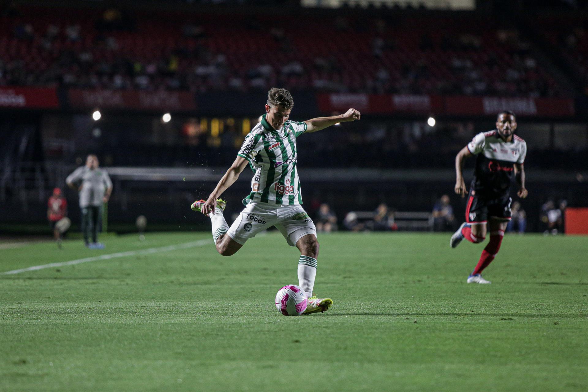 Coritiba perde titular para o jogo contra o Inter