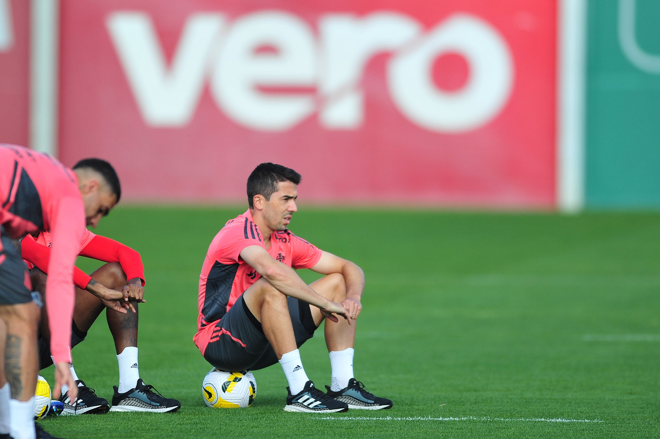 Os pendurados do Inter que correm risco de não enfrentar o Flamengo
