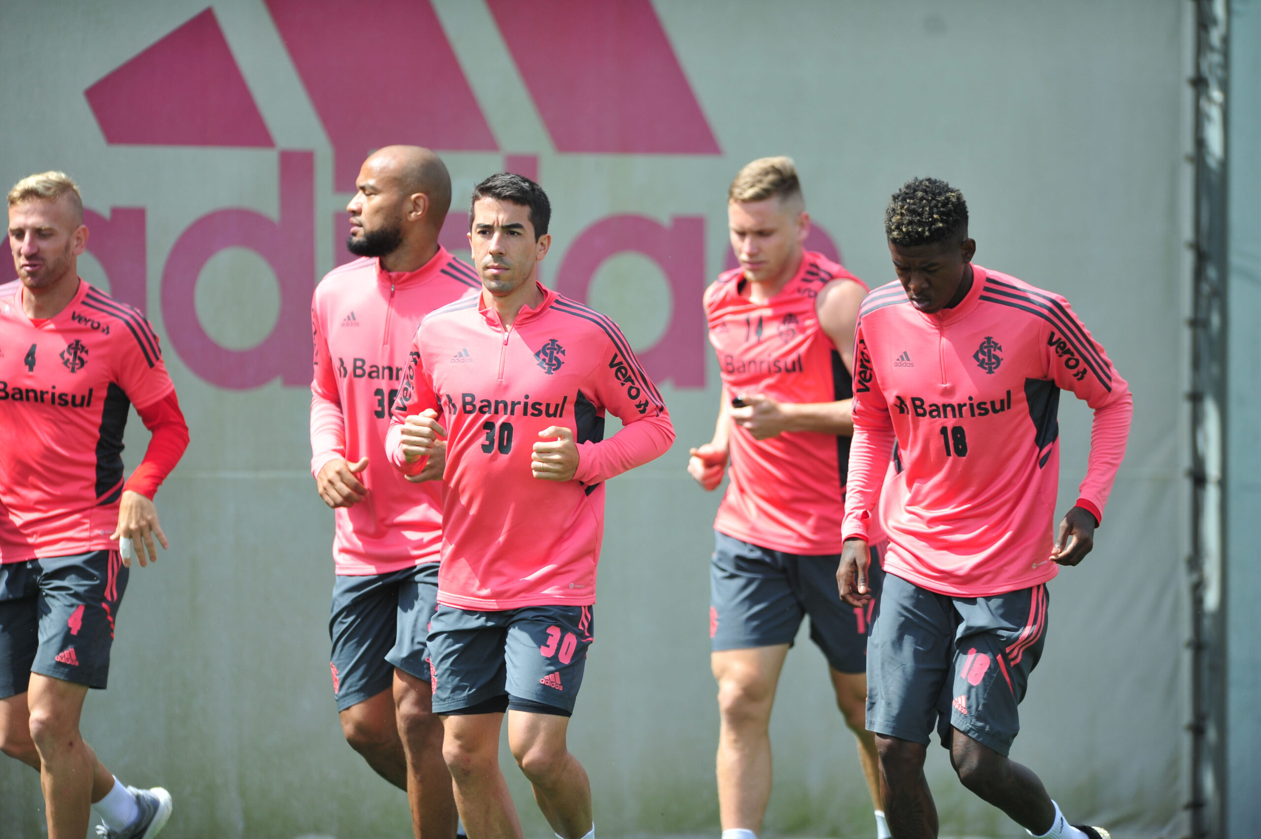 Outro titular não viajou para o Rio de Janeiro para enfrentar o Flamengo
