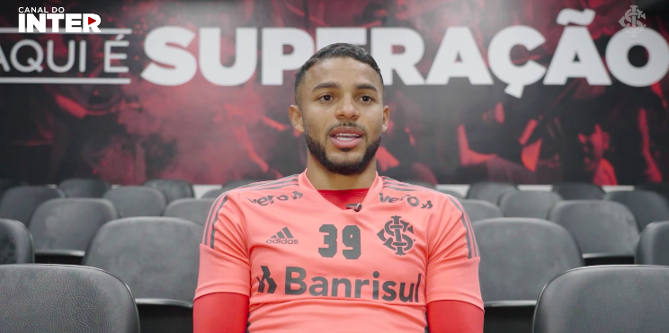 Destaque do Inter, Wanderson celebra retorno aos gramados