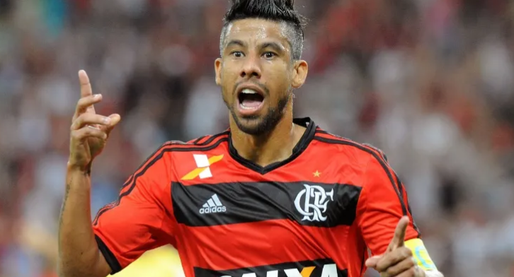 Ex-jogador do Flamengo está tentando tirar Pedro Henrique do Inter, segundo jornalista