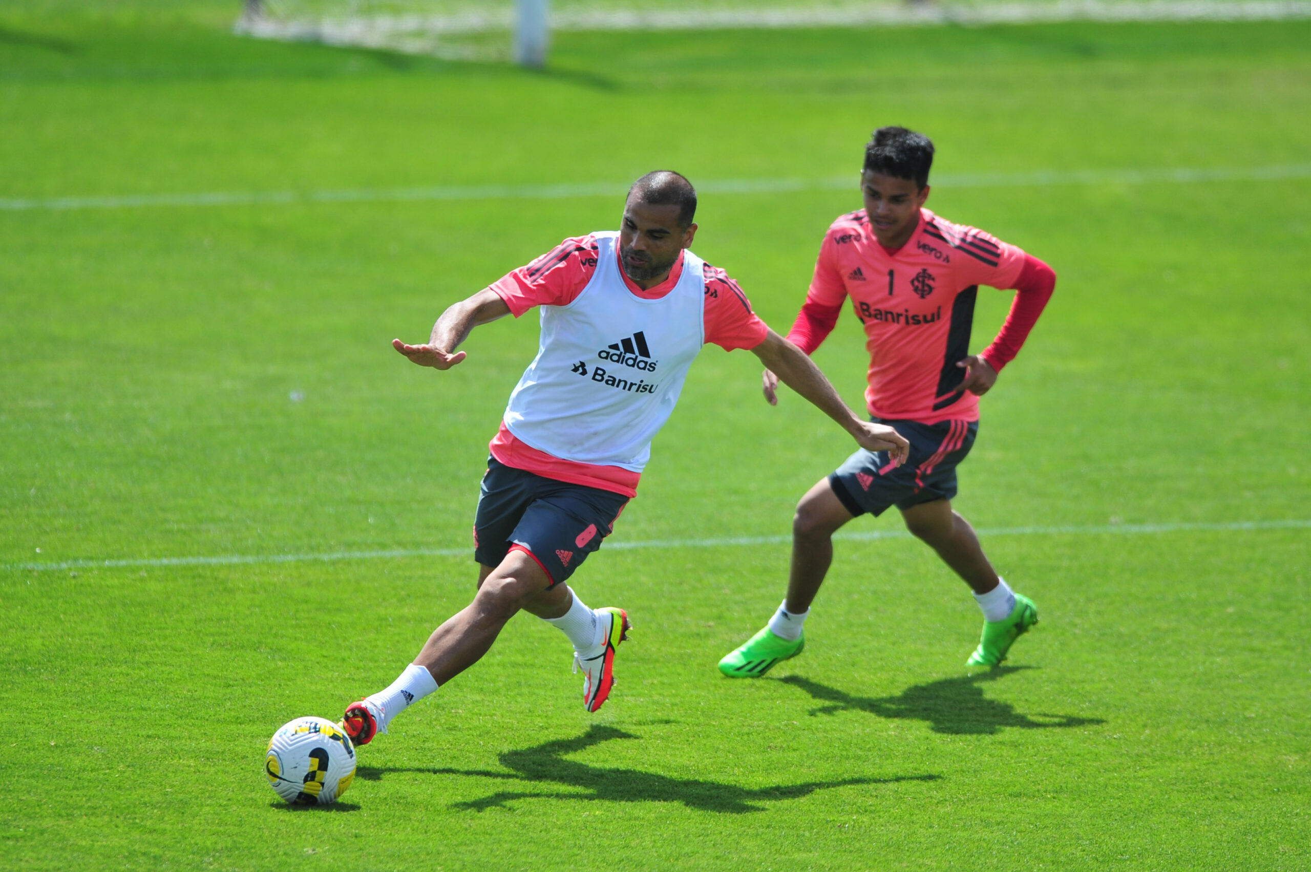 Inter terá retorno de zagueiro contra o Flamengo