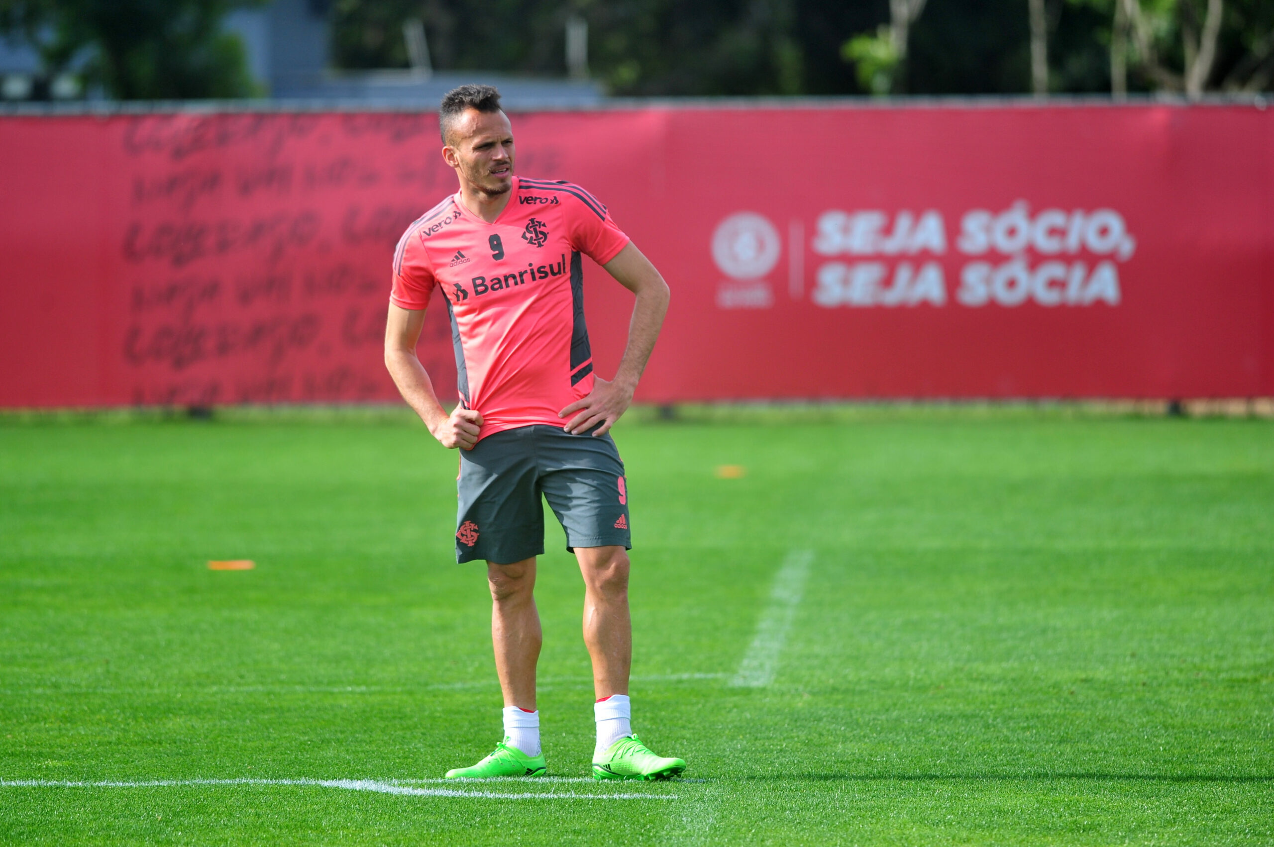 Jogador do Inter revela receita para ainda sonhar com o título do Brasileirão