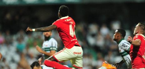 O que disse o zagueiro Vitão depois do empate do Inter com o Coritiba