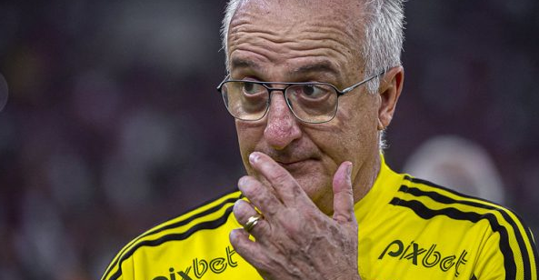 Dorival Júnior avalia poupar titular do Flamengo contra o Inter