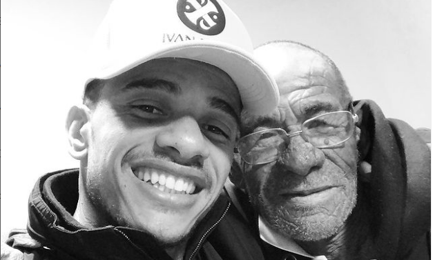 Taison comunica falecimento do seu pai e Inter se manifesta nas redes sociais
