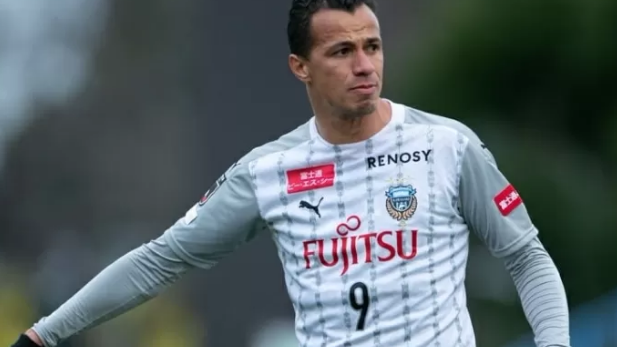 Direção do Inter fala sobre Leandro Damião