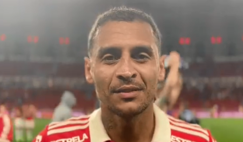 A comemoração de Alan Patrick após a classificação do Inter para a Libertadores