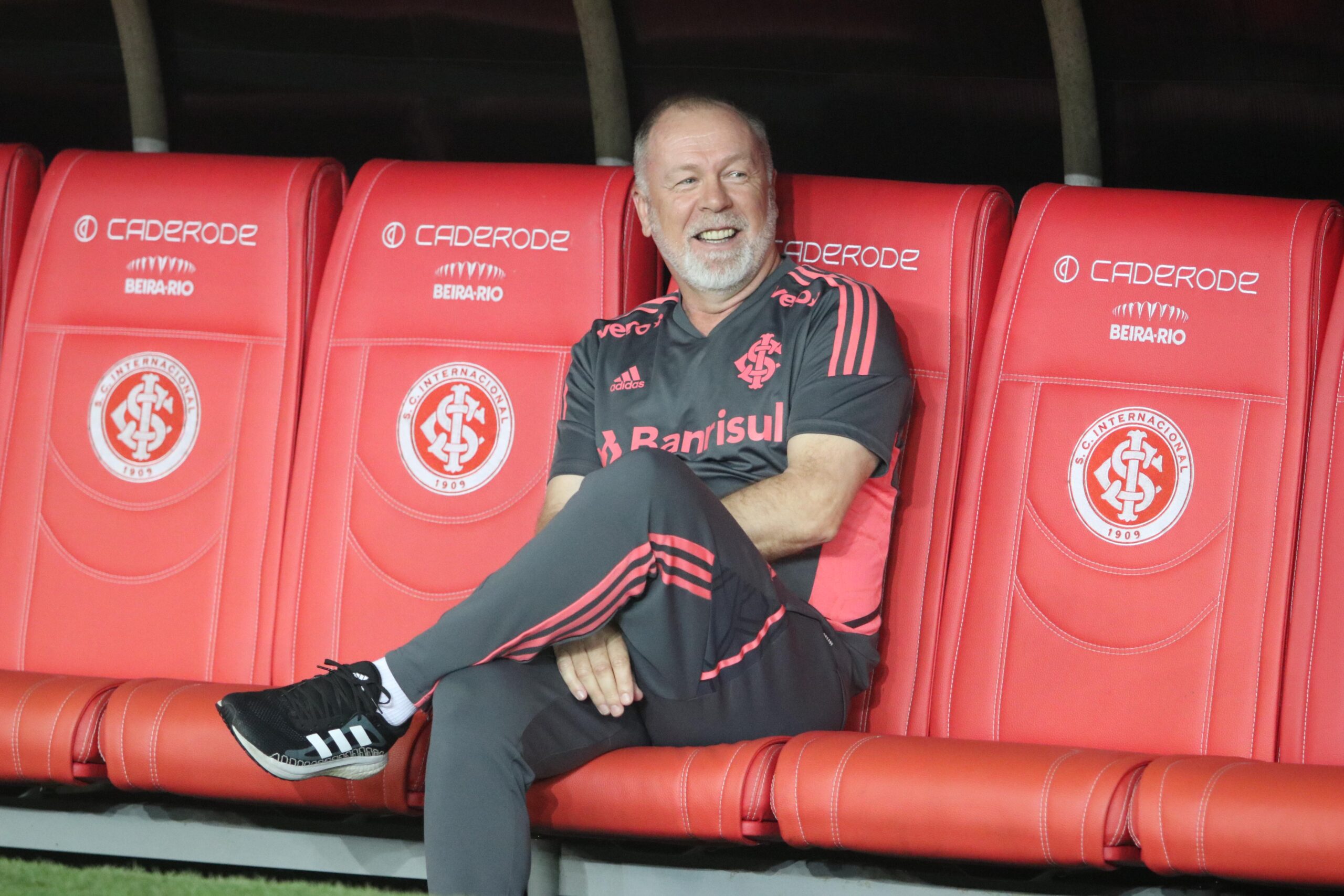 A mudança que Mano Menezes fez para que não vaze mais informação no Inter