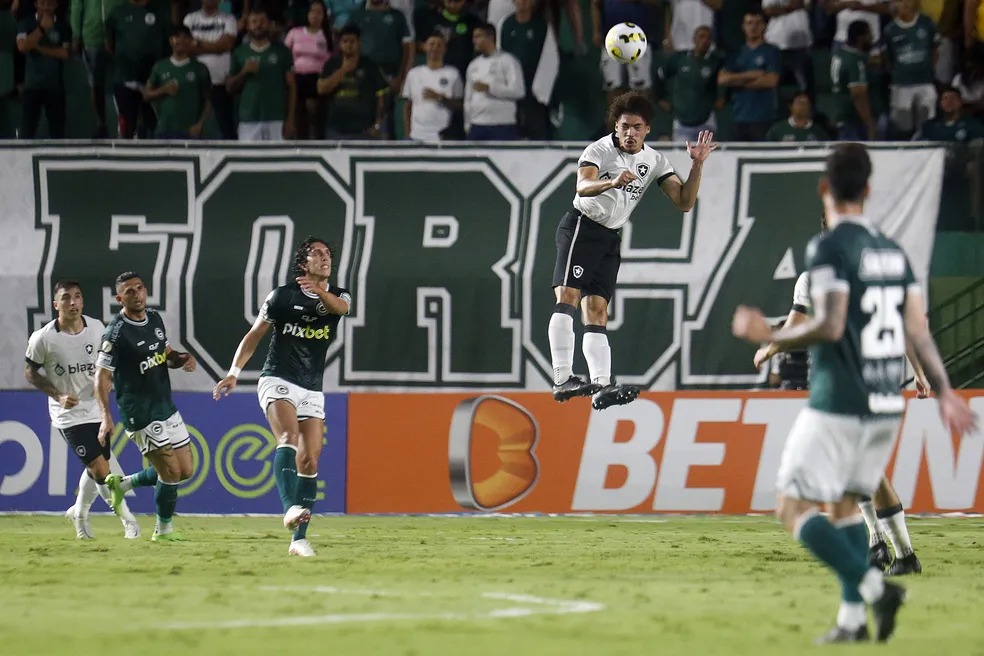 Antigo desejo do Inter, Adryelson projeta jogo contra o Colorado