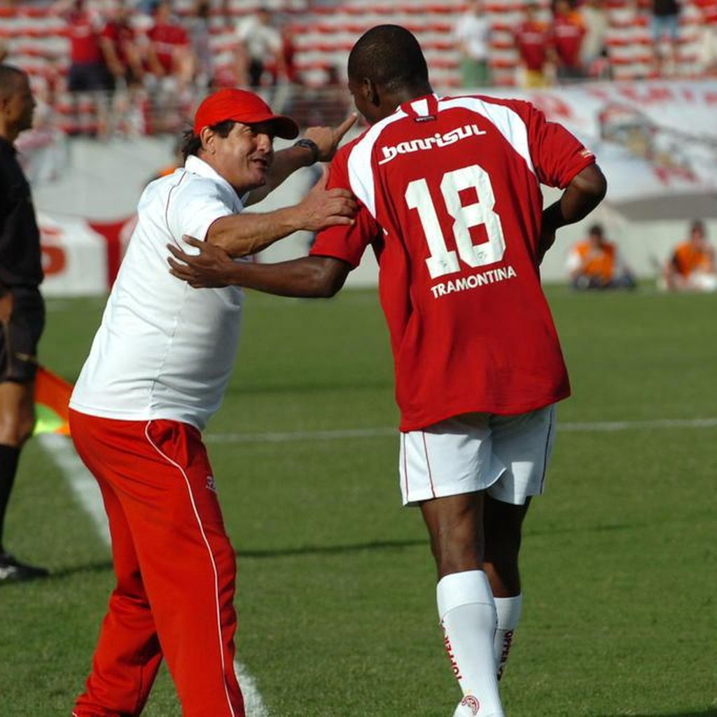 Inter parabeniza ex-treinador que montou base da equipe de 2006
