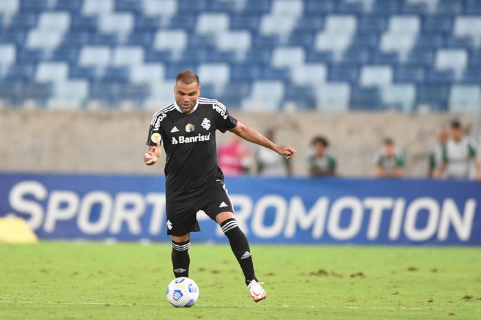 Humorista faz trocadilho com o nome de zagueiro do Inter em vídeo