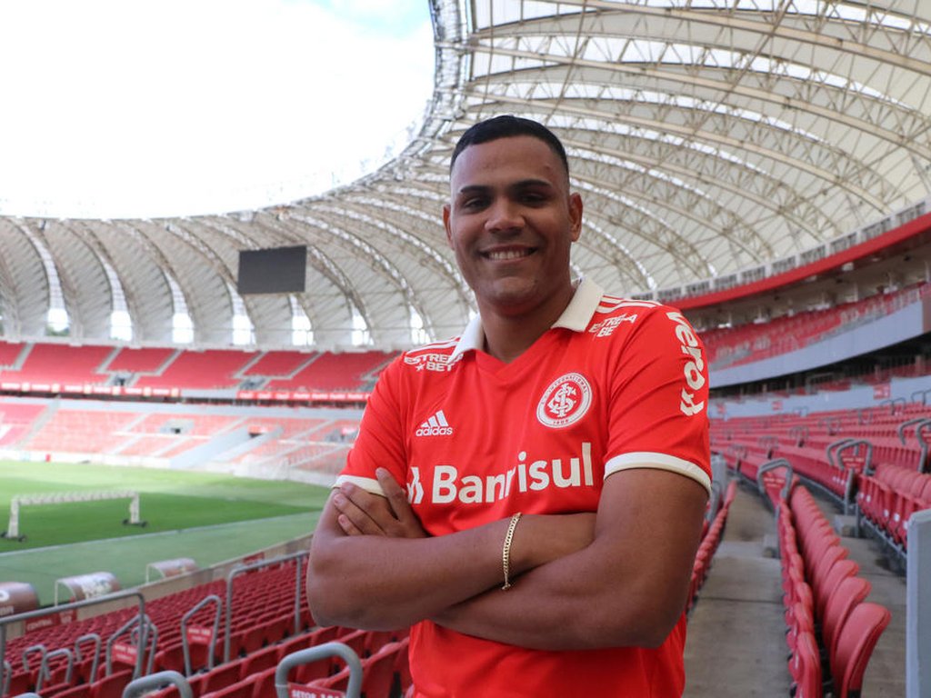 Pode voltar? Presidente do Sport responde sobre Mikael