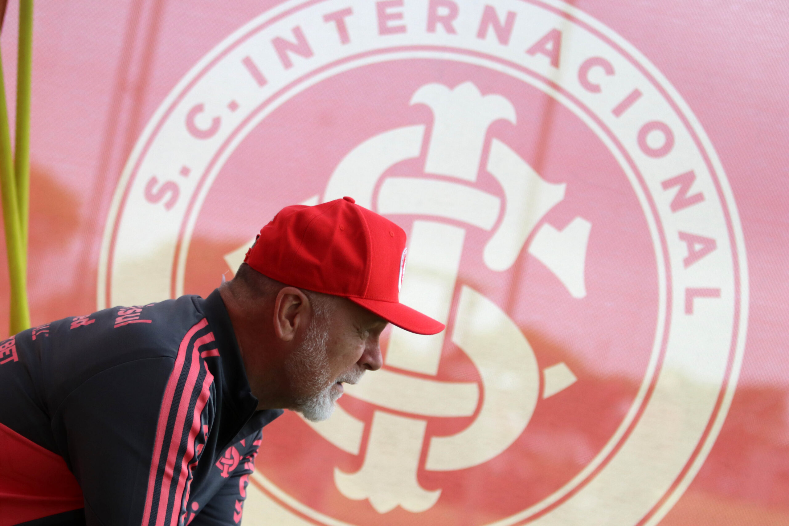 Saiba quantos e quais jogadores deixarão o Inter