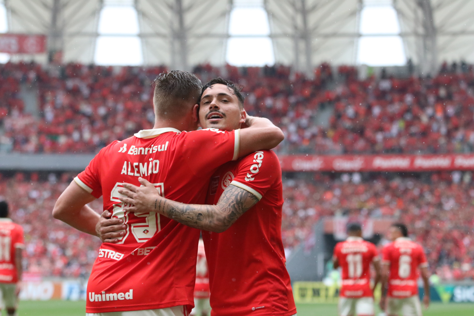 Mauricio recebe duas propostas para deixar o Inter, diz portal