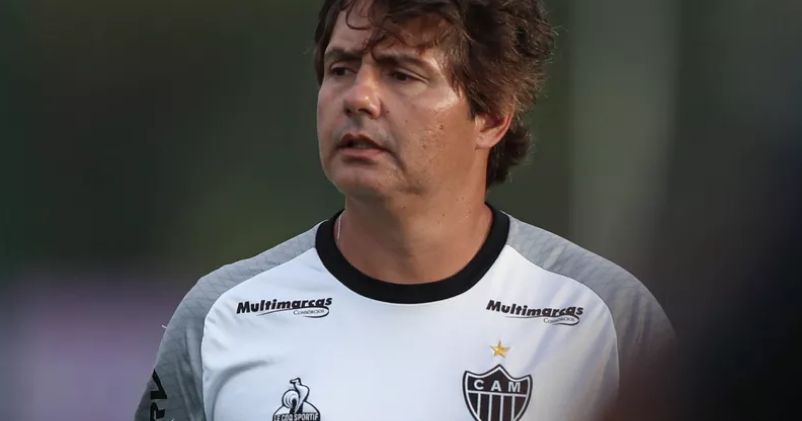 Jornalista aponta três nomes que o Inter observa para a preparação física após a saída de Flávio de Oliveira