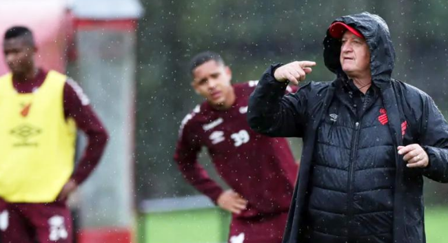 O provável time do Athletico para o jogo contra o Inter