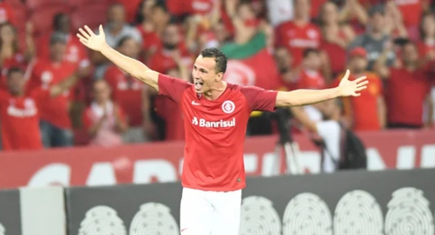 Imprensa do centro do país repercute três clubes interessados no ex-Inter, Leandro Damião