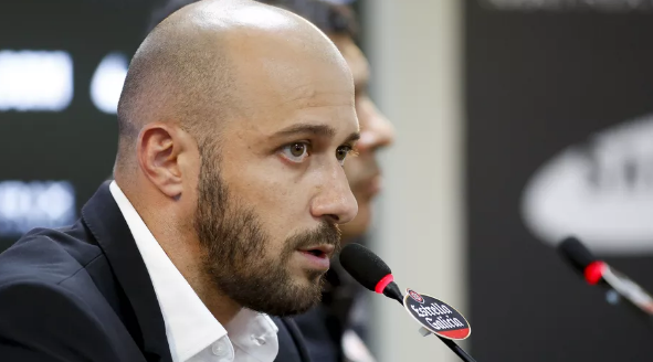 Dirigente do Corinthians dá declaração que deixa o Inter em alerta