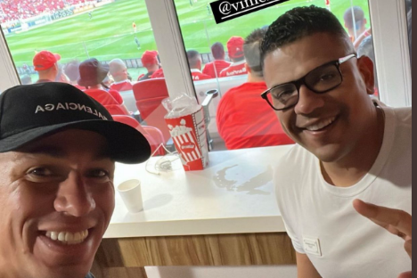 Leandro Damião acompanha vitória do Inter e responde sobre possibilidade de retorno