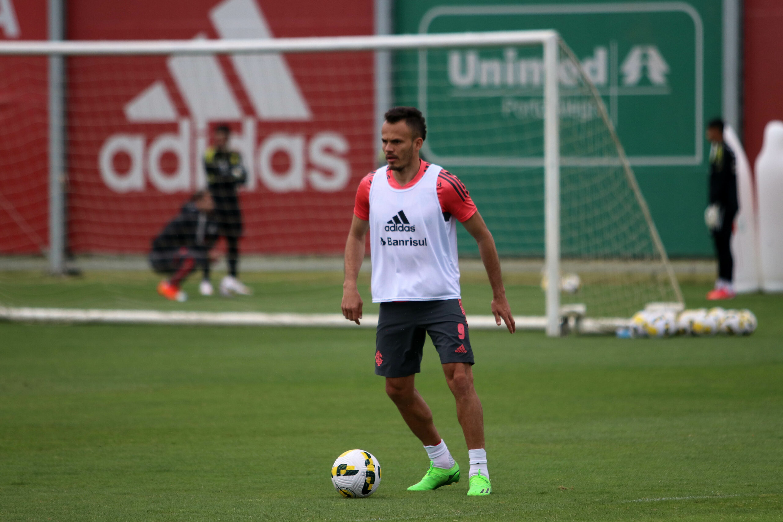 Lateral do Inter se destaca no segundo turno do Brasileirão