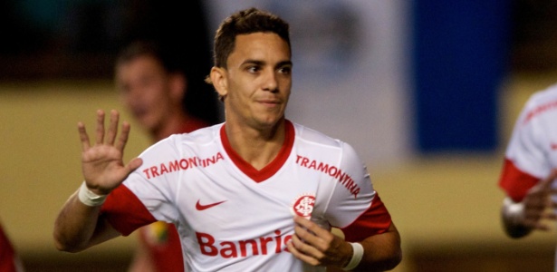 Ex-jogador do Inter enfrentou Messi e foi goleado