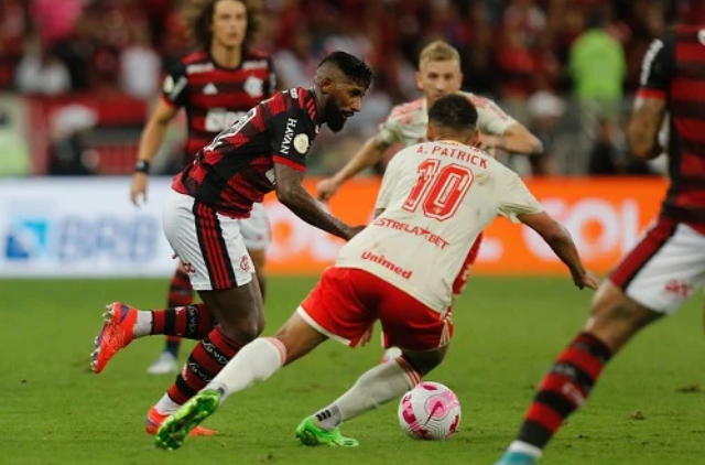 Ex-Inter encaminha acordo com time grego