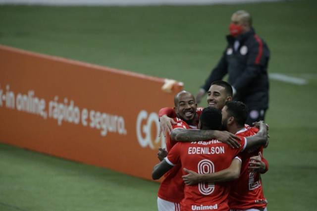 Coudet se aproxima de comandar novamente ex-Inter, diz portal