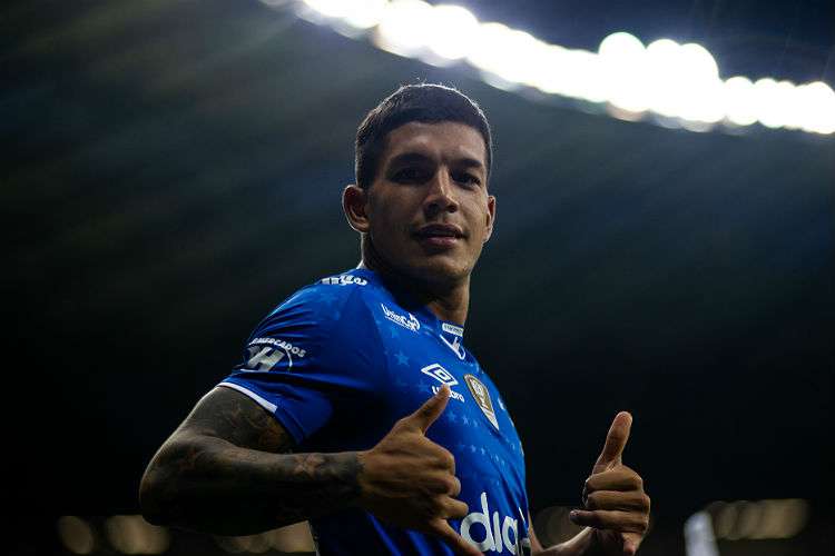 Portal crava acerto de Lucas Romero com o Cruzeiro; Direção do Independiente se manifesta