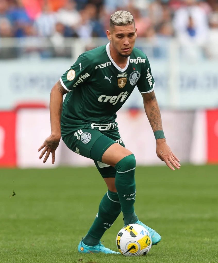 Direção Colorada sondou jogador do Palmeiras