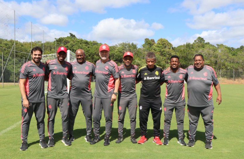 Inter utiliza redes sociais para exaltar profissionais junto com Mano Menezes