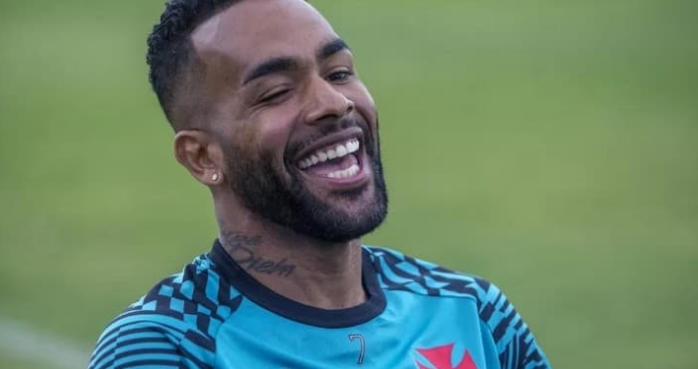 De Olho no Mercado: Alex Teixeira sem contrato