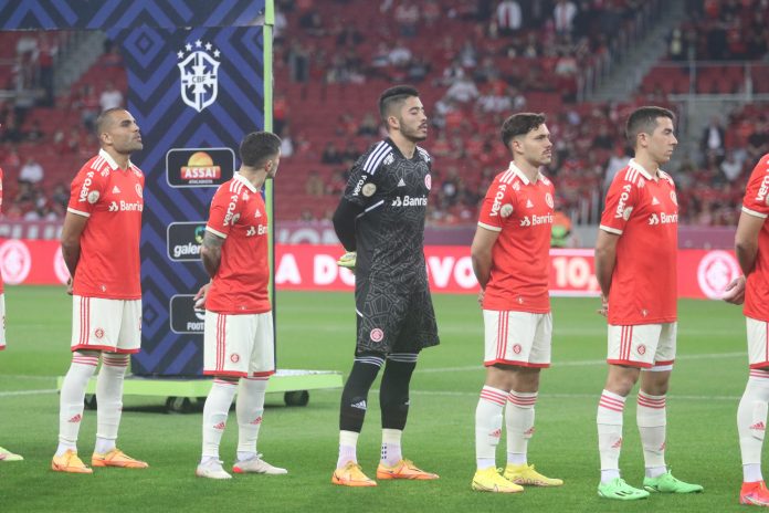 Inter recebe proposta e deverá se desfazer de jogador esquecido do elenco