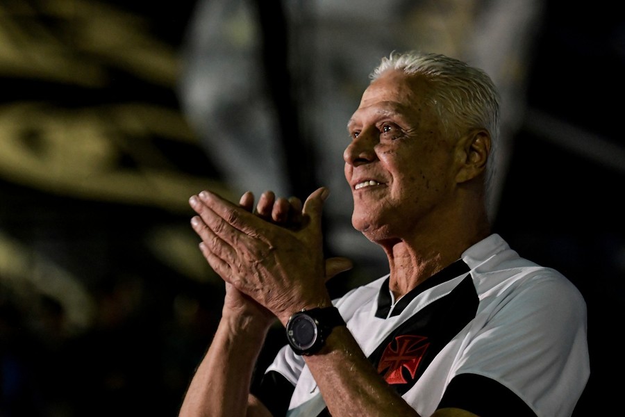 Inter lamenta morte de Roberto Dinamite através das redes sociais