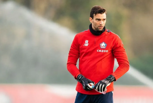 Goleiro que interessou ao Inter negocia com time carioca