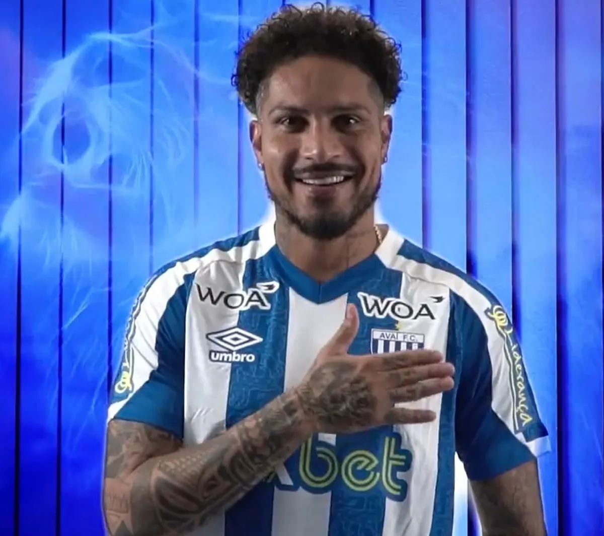Racing sondou ex-centroavante do Inter, diz site