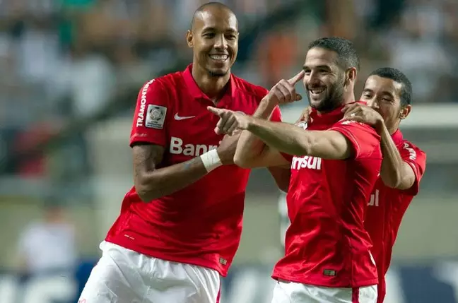 A comemoração de ex-Inter que voltou a virar febre na Europa