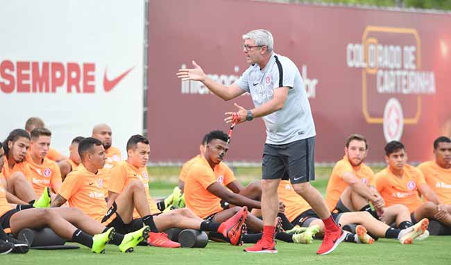 A última vez em que o Inter jogou em Maceió ocasionou demissão de técnico; entenda