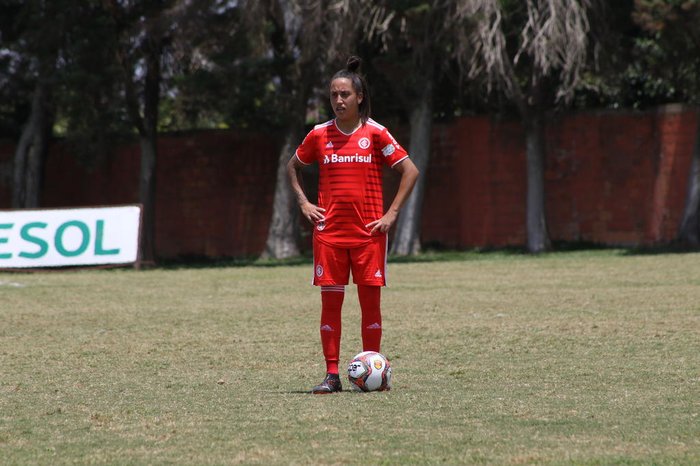 Ex-atacante do Inter é contratada pelo rival